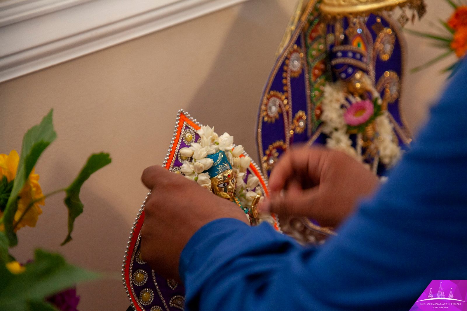 ©1987-2017 SKS Swaminarayan Temple East London